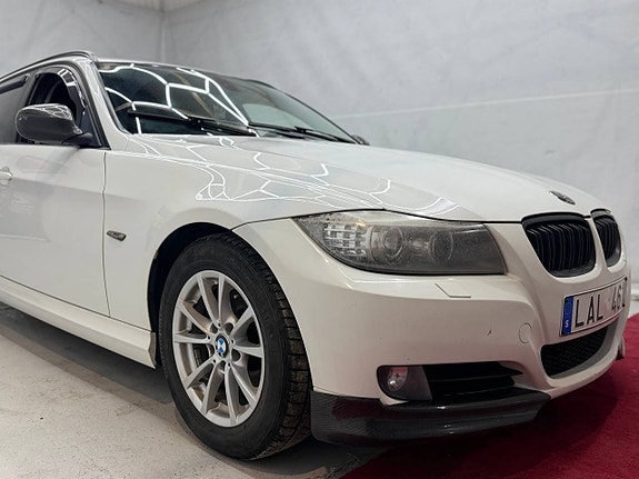 BMW 320i 4 of 11