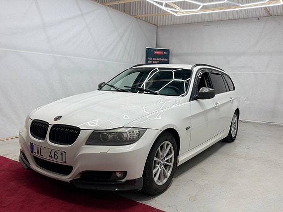 BMW 320i 3 of 11