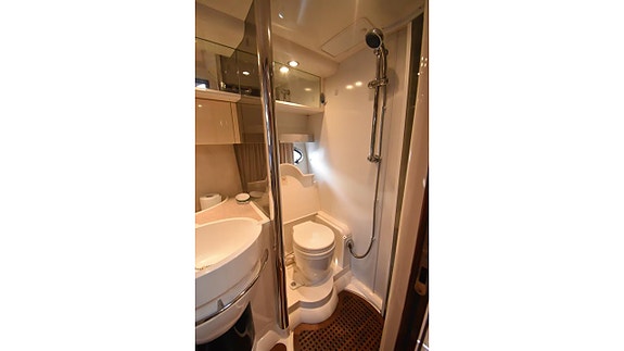 Fairline Targa 37, 2x KAD44P EDC 13 of 16