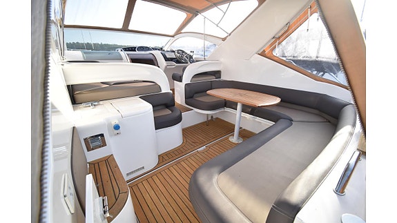 Fairline Targa 37, 2x KAD44P EDC 5 of 16