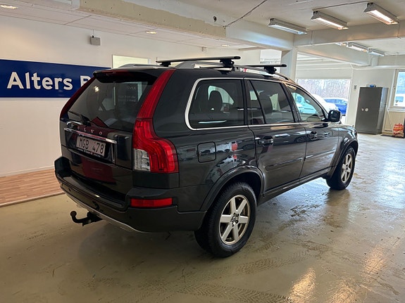 Volvo XC90 16 of 30