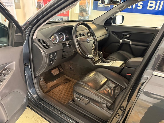 Volvo XC90 17 of 30