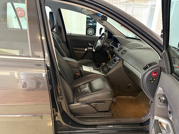 Volvo XC90 26 of 30