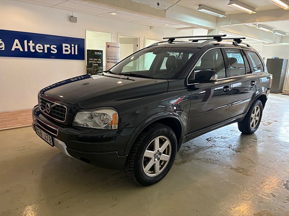 Volvo XC90 2 of 30