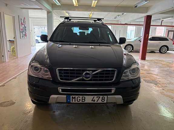 Volvo XC90 10 of 30
