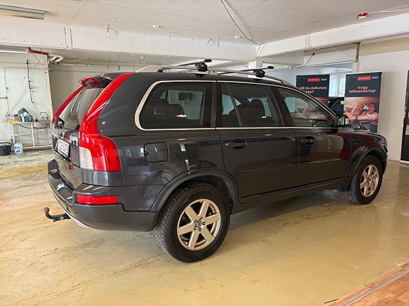 Volvo XC90 11 of 30