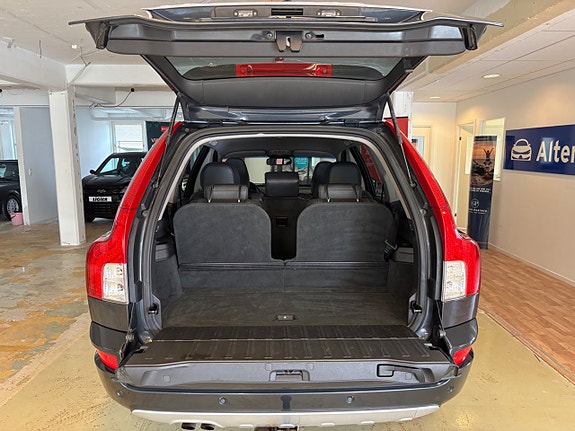 Volvo XC90 27 of 30