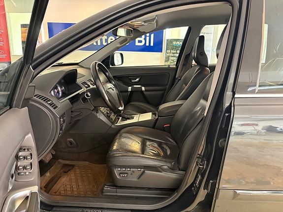 Volvo XC90 18 of 30