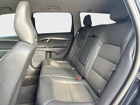 Volvo V70 7 of 12