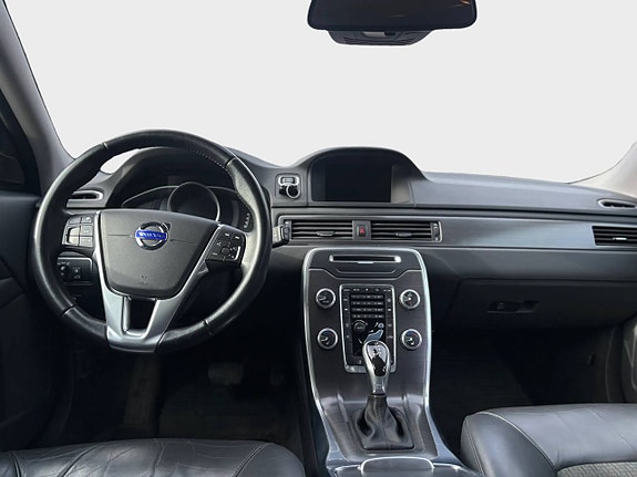 Volvo V70 6 of 12