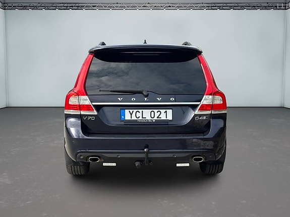 Volvo V70 3 of 5