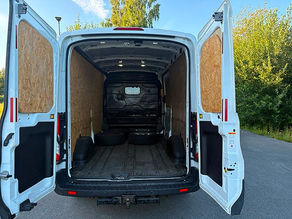 Ford Transit 9 of 12