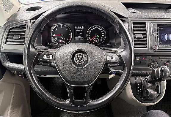 Volkswagen Transporter 12 of 30