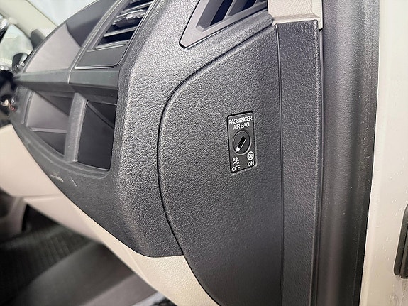 Volkswagen Transporter 26 of 30