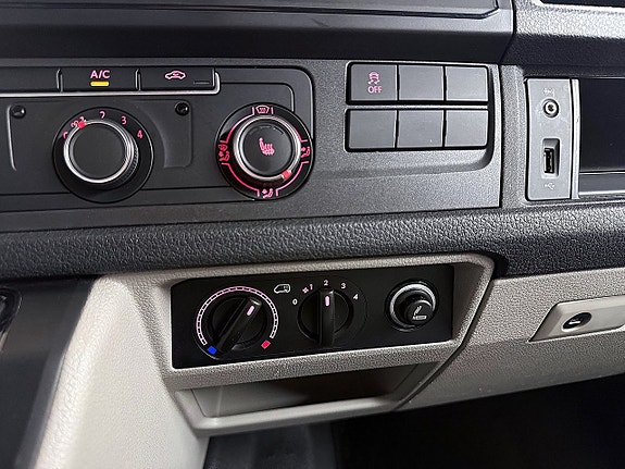 Volkswagen Transporter 23 of 30