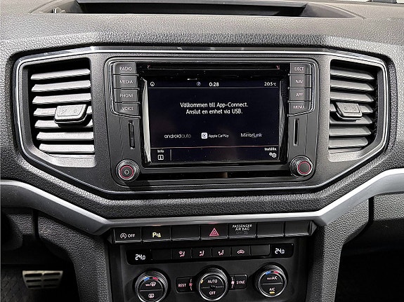Volkswagen Amarok 18 of 28
