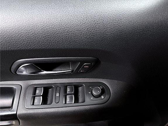 Volkswagen Amarok 13 of 28