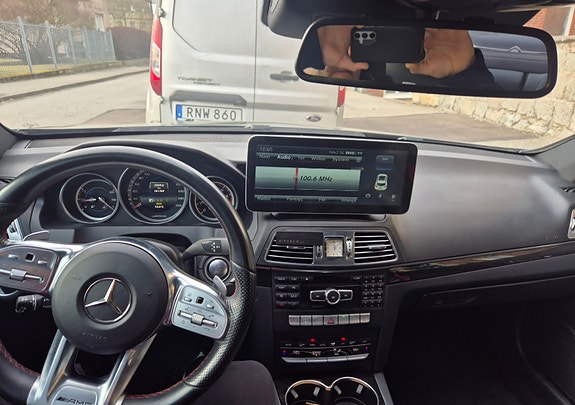 Mercedes-Benz E500 6 of 15