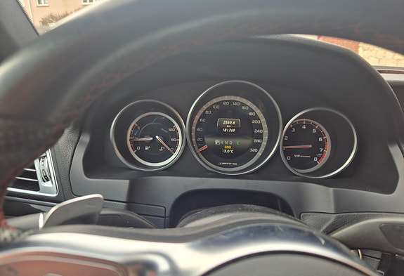 Mercedes-Benz E500 8 of 15
