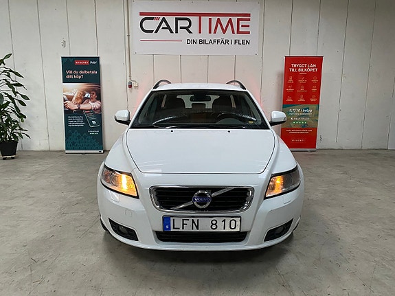 Volvo V50 2 of 5