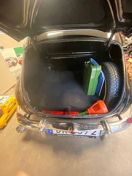 Volvo PV 8 of 16