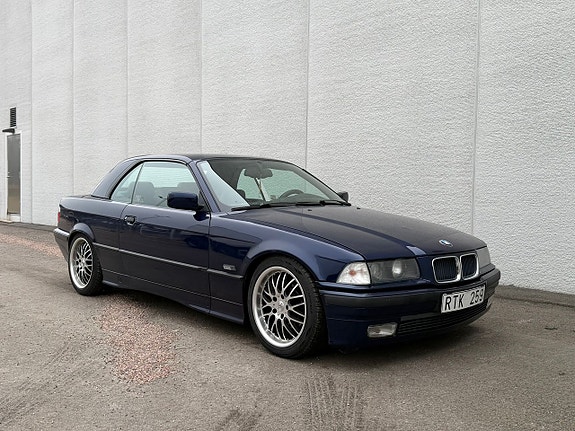 BMW 325i 2 of 5