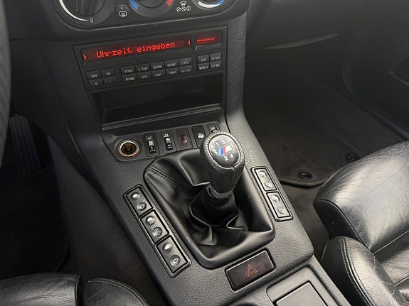 BMW 325i 11 of 11