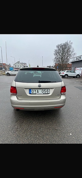Volkswagen Golf VI 2 of 5
