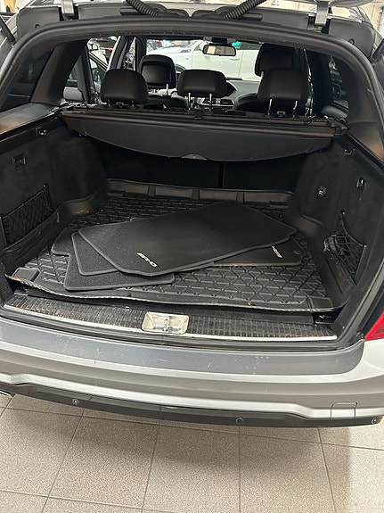 Mercedes-Benz C220 9 of 12