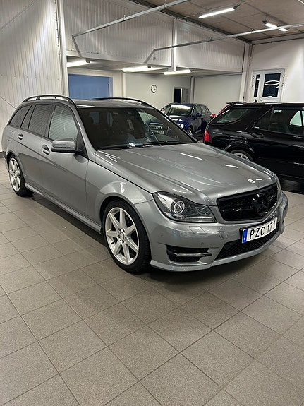 Mercedes-Benz C220 5 of 5