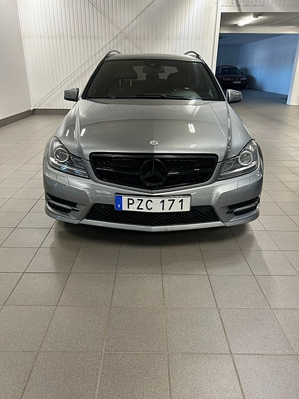 Mercedes-Benz C220 6 of 12