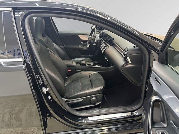 Mercedes-Benz A220 9 of 24