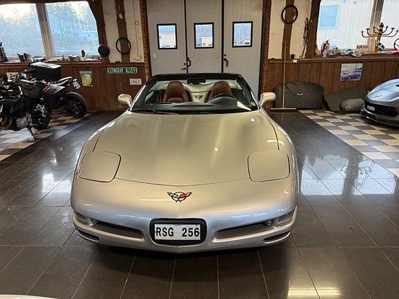 Chevrolet Corvette 5 of 5
