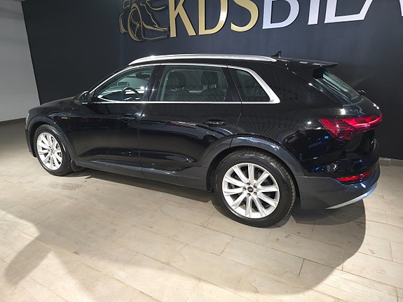 Audi e-tron 3 of 13