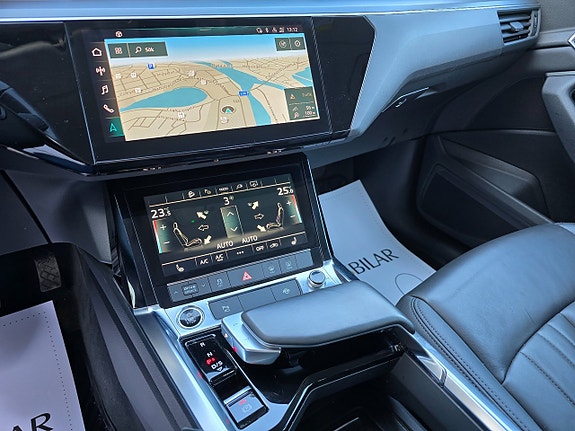 Audi e-tron 11 of 13