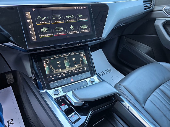 Audi e-tron 12 of 13