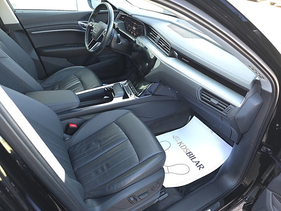 Audi e-tron 7 of 13
