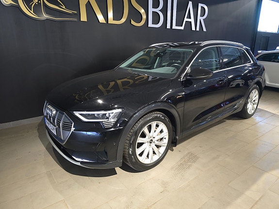 Audi e-tron 2 of 13