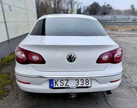 Volkswagen Passat CC 3 of 5