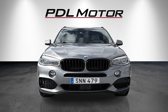 BMW X5 2 of 5