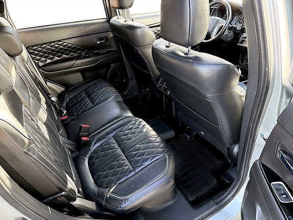 Mitsubishi Outlander 12 of 15