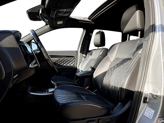Mitsubishi Outlander 4 of 15