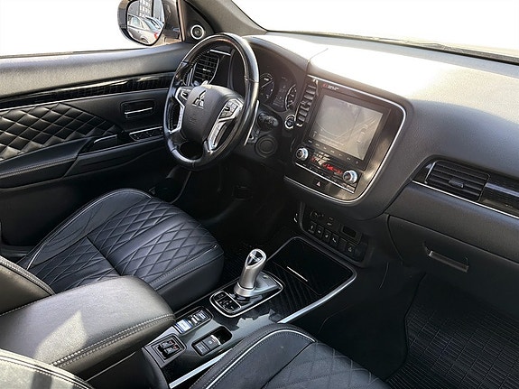Mitsubishi Outlander 11 of 15