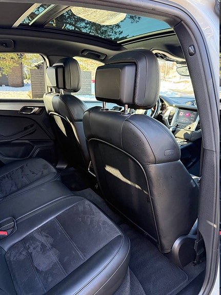 Porsche Macan GTS 4 of 5