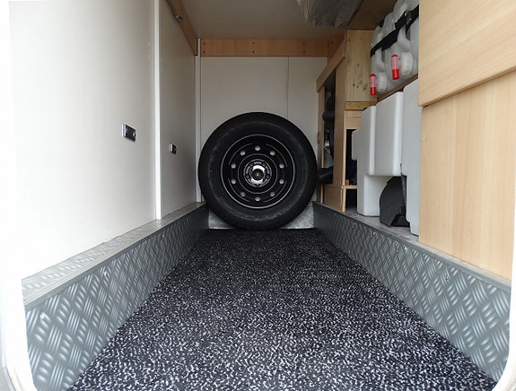 Knaus V-LINER Gasol och Fukt testades 14 of 16