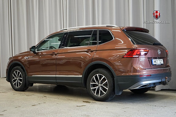 Volkswagen Tiguan Allspace 4 of 5