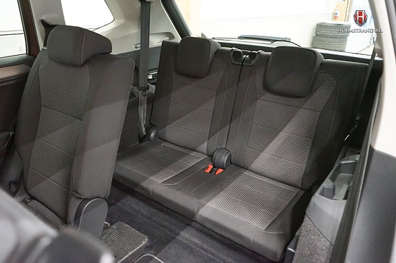 Volkswagen Tiguan Allspace 12 of 22