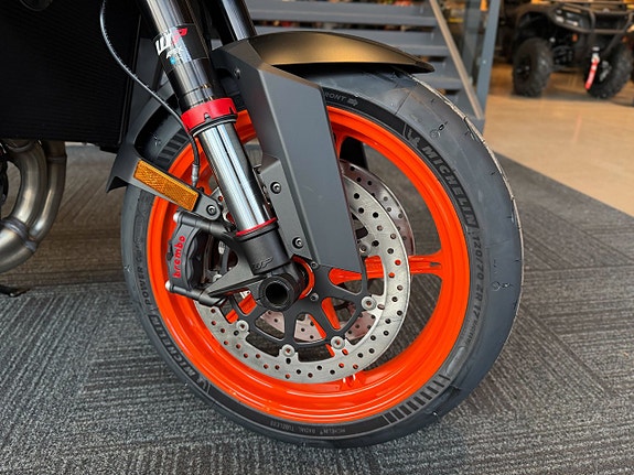 KTM 990 DUKE R 6 of 8