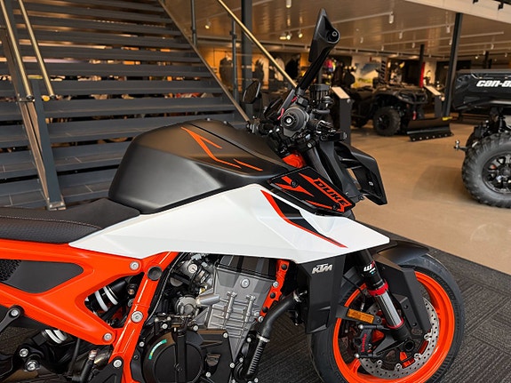KTM 990 DUKE R 4 of 5
