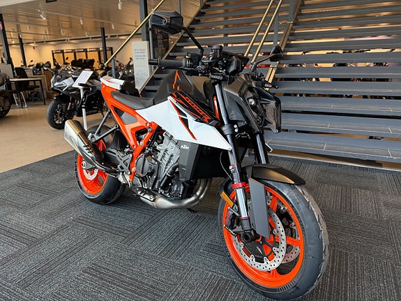 KTM 990 DUKE R 2 of 5